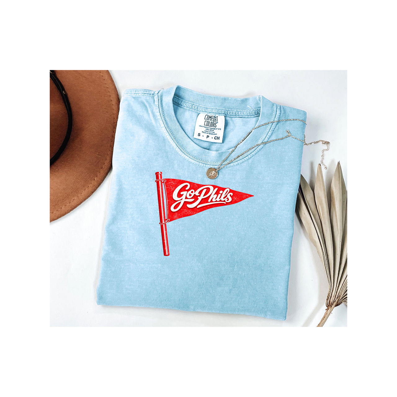 Go Phils Pennant T-Shirt Vintage Red Flag Sports Tee Shirt