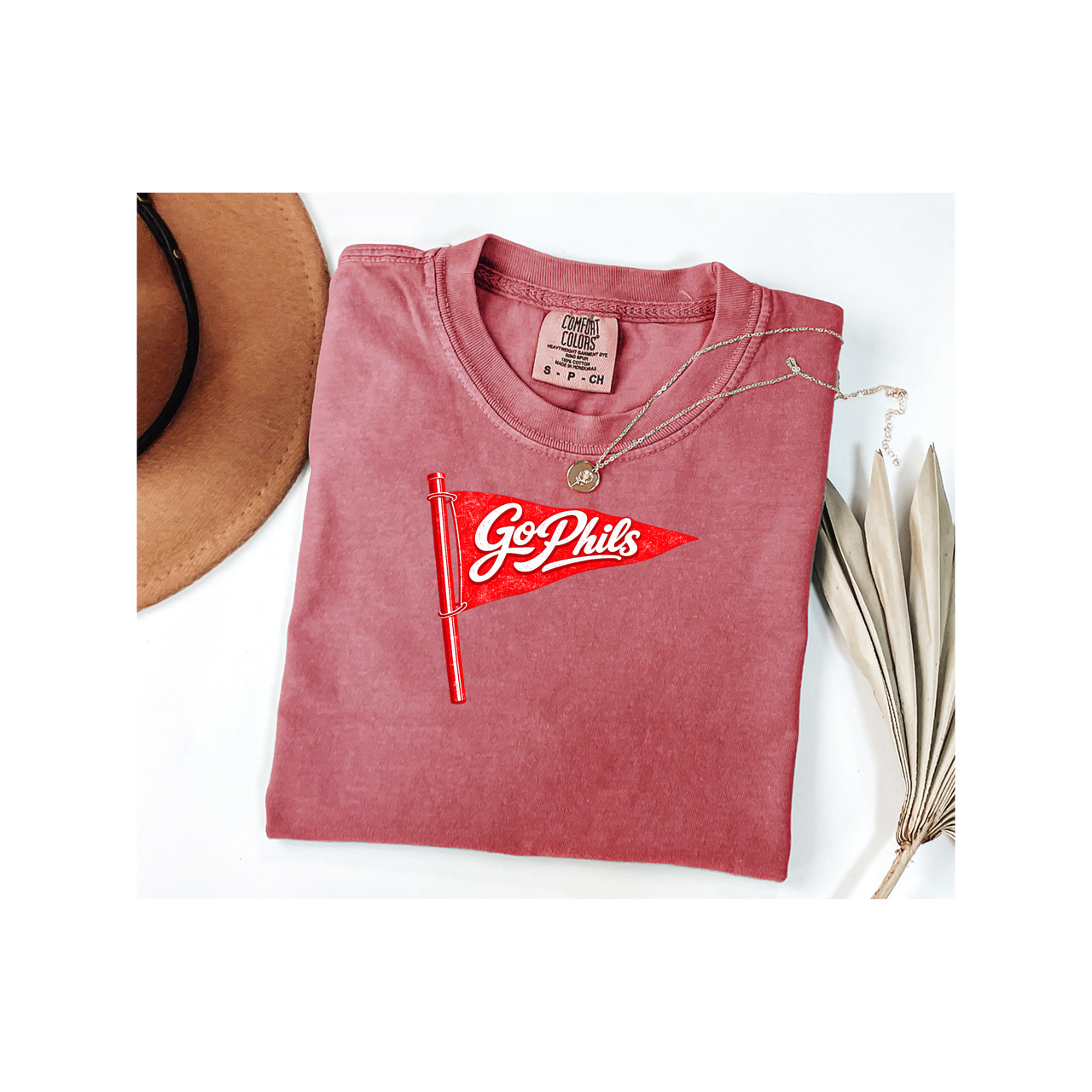 Go Phils Pennant T-Shirt Vintage Red Flag Sports Tee Shirt